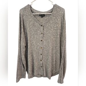 ALISON ANDREWS LONG SLEEVE BUTTON- UP V-NECK RIBBED SHIRT. SIZE X-LARGE. GREY.